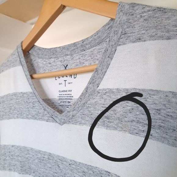 American Eagle outfitters | Men's grey & white v neck t shirt - Picture 4 of 9